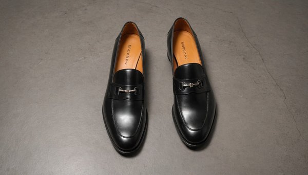 Découvrez les mocassins en cuir prada : une touche d'élégance italienne